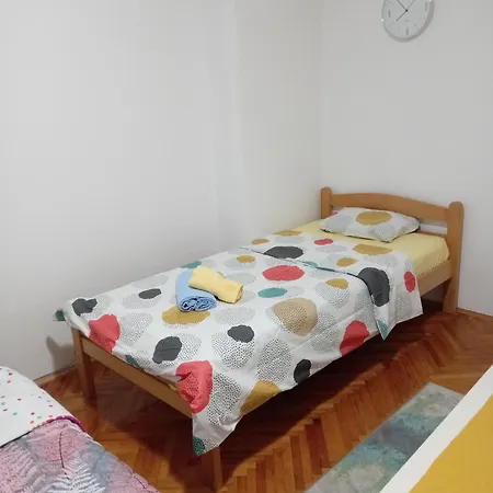 Klinicki Centar Apartment *